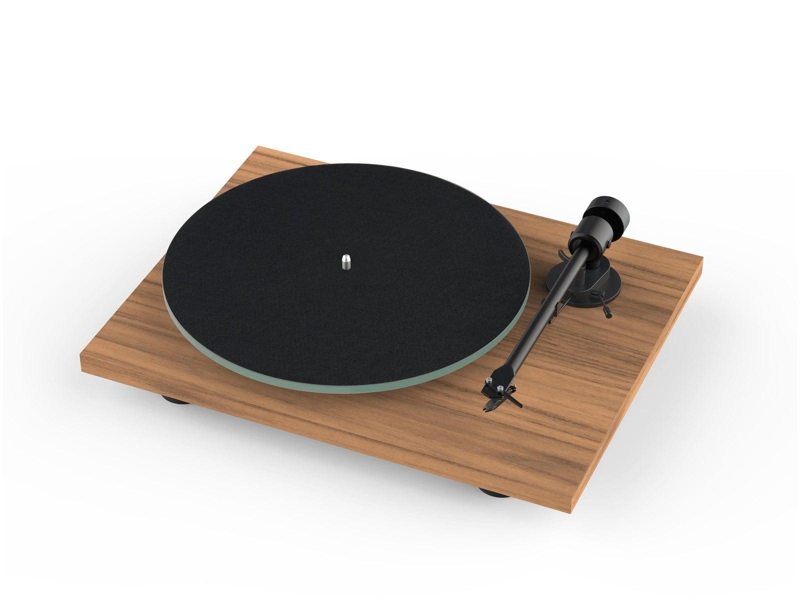 Pro-Ject T1 EVO platespiller i valnøttfinér med glasstallerken